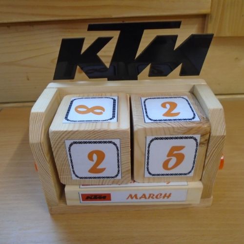 Calendar cubes